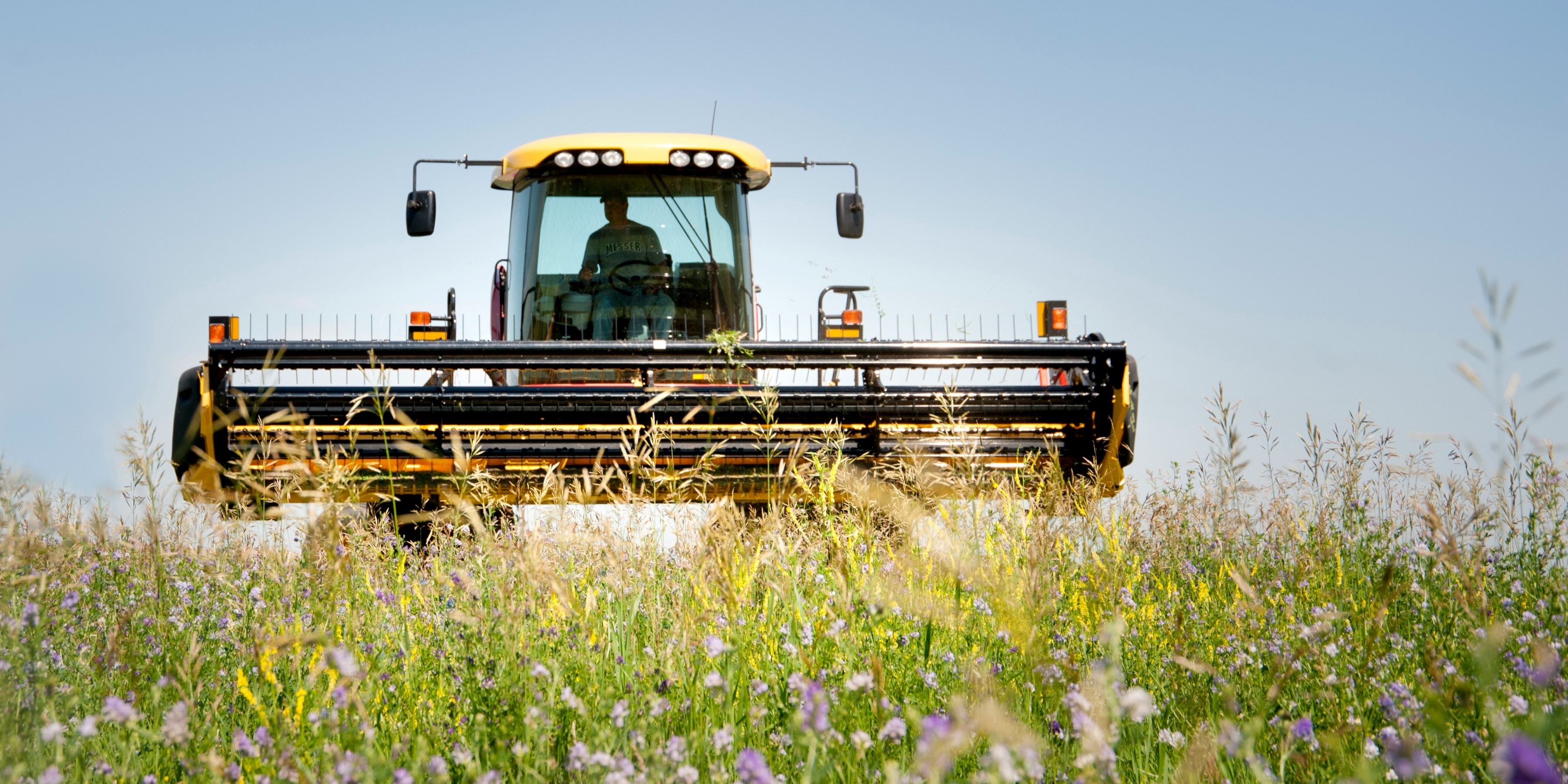 What Type of Magnetic Safety Lights Are Best for Agricultural Machinery?(图1)